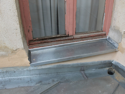 Appui de fenêtre en zinc naturel.JPG
