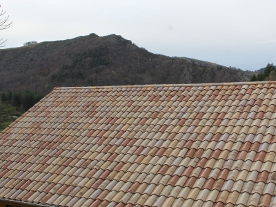 Après les travaux de couverture en tuiles EDILIANS Omega 10 Ste Foy.JPG