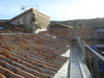 Après les travaux de remplacement de couverture et zinguerie sur mesure à Vesseaux.JPG