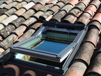 Après remplacement et pose d'une fenêtre de toit à rotation 78x98 VELUX INTEGRA Solar à énergie solaire (cellule photovoltaique), Chagnol Vincent Installateur Conseil VELUX