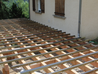 Bande de protection sur la face supérieure des lambourdes.JPG