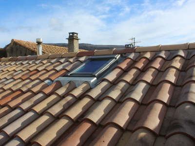 Bavette de raccordement zinc pour fenêtre de toit, Chagnol Vincent VELUX Installateur Conseil EXPERT à Aubenas.JPG