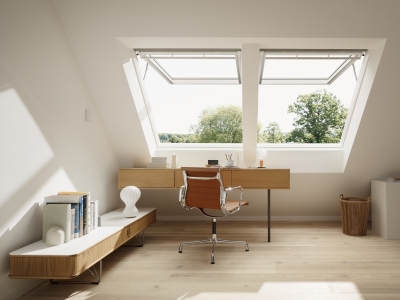 bureau avec un duo de fenêtres de toit VELUX installées côte à côte