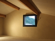 Photo Conjuguer réhabilitation énergétique, confort et décoration intérieure et spécificités du bâti ancien, le cas d’une rénovation lourde en maison individuelle à Bise sur Genestelle, avec une correction thermique appliquée sur des murs en pierres