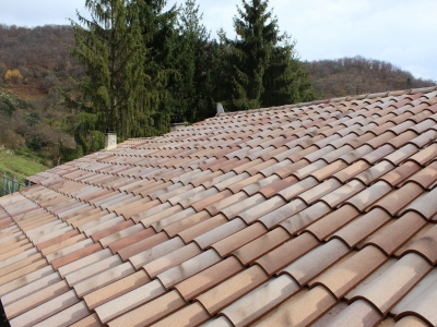 Fin des travaux d'isolation des rampants de toiture avec réfection de la couverture en tuiles, Chagnol Vincent couvreur QUALIBAT RGE pour l'isolation du toit en Ardèche.JPG