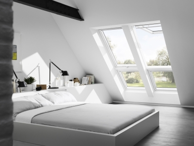 Liberté de création pour cette chambre APRES avec 4 fenêtres de toit VELUX en carré