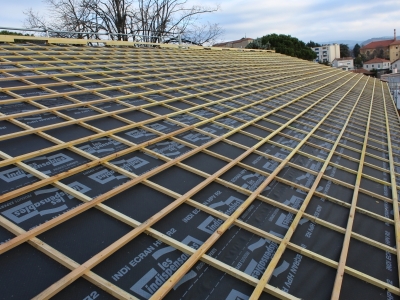 Litonnage en bois traité classe 2, rénovation toiture Aubenas ardèche.JPG
