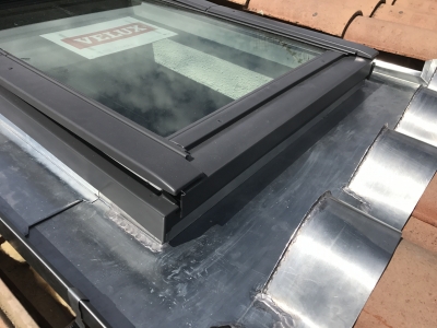 Raccord d'étanchéité en zinc réalisé sur mesure pour une protection maximale