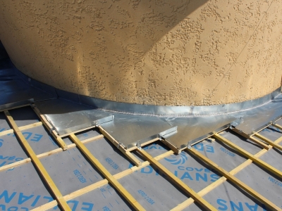 Réalisation d'un couloir zinc cintré sur mesure sur plancher bois.JPG