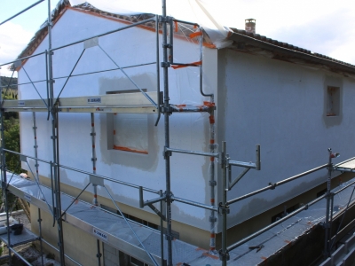 Solution PSE en pose calée chevillée, après suppression des désafleurs par ponçage puis dépoussiérage.JPG