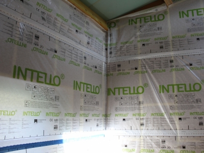 Traitement des raccordements de lés de membrane par un collage étanche fiable et durable.JPG